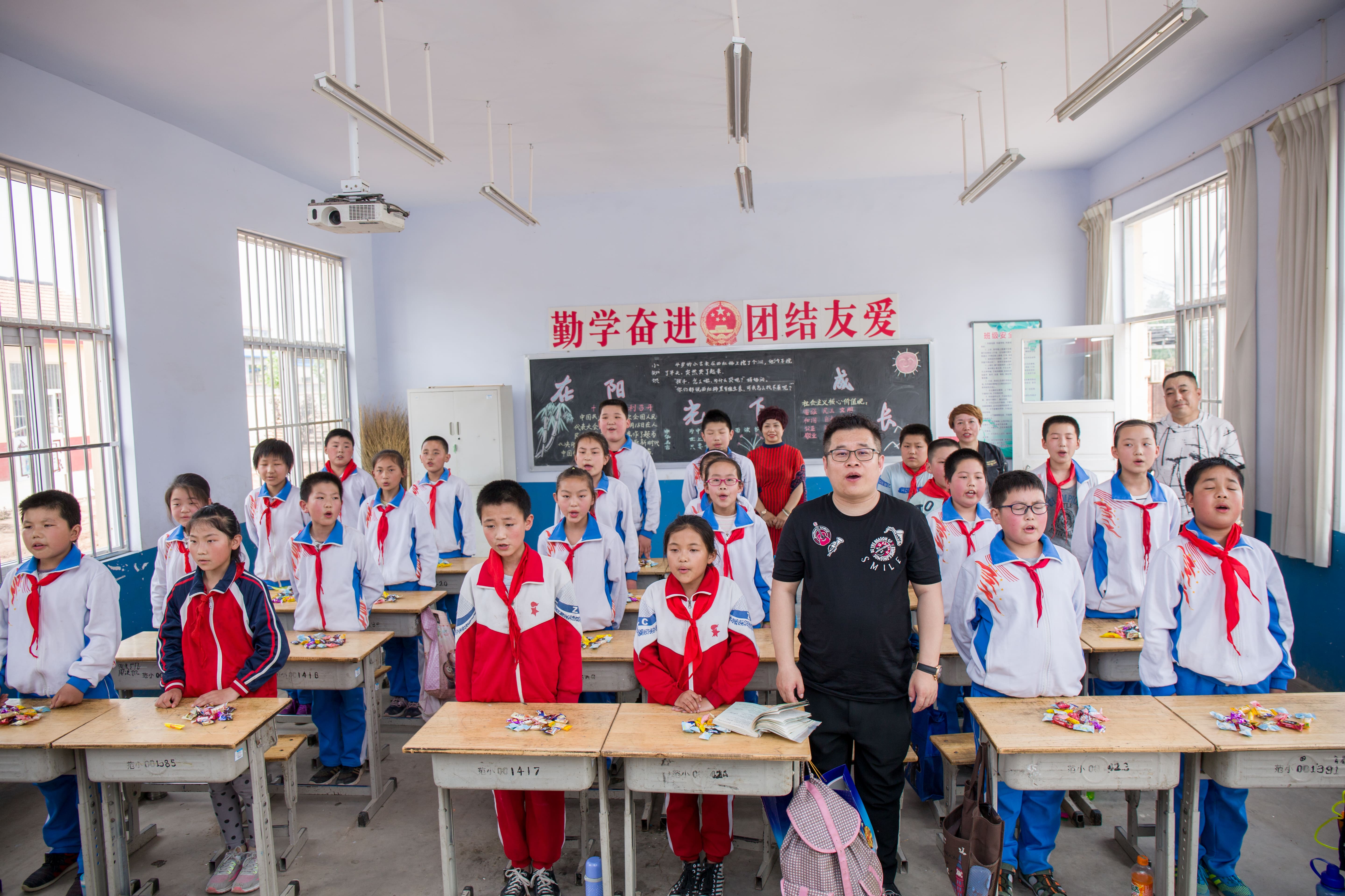 第142所 诸城市贾悦镇范家官庄押球平台鹿永波小学