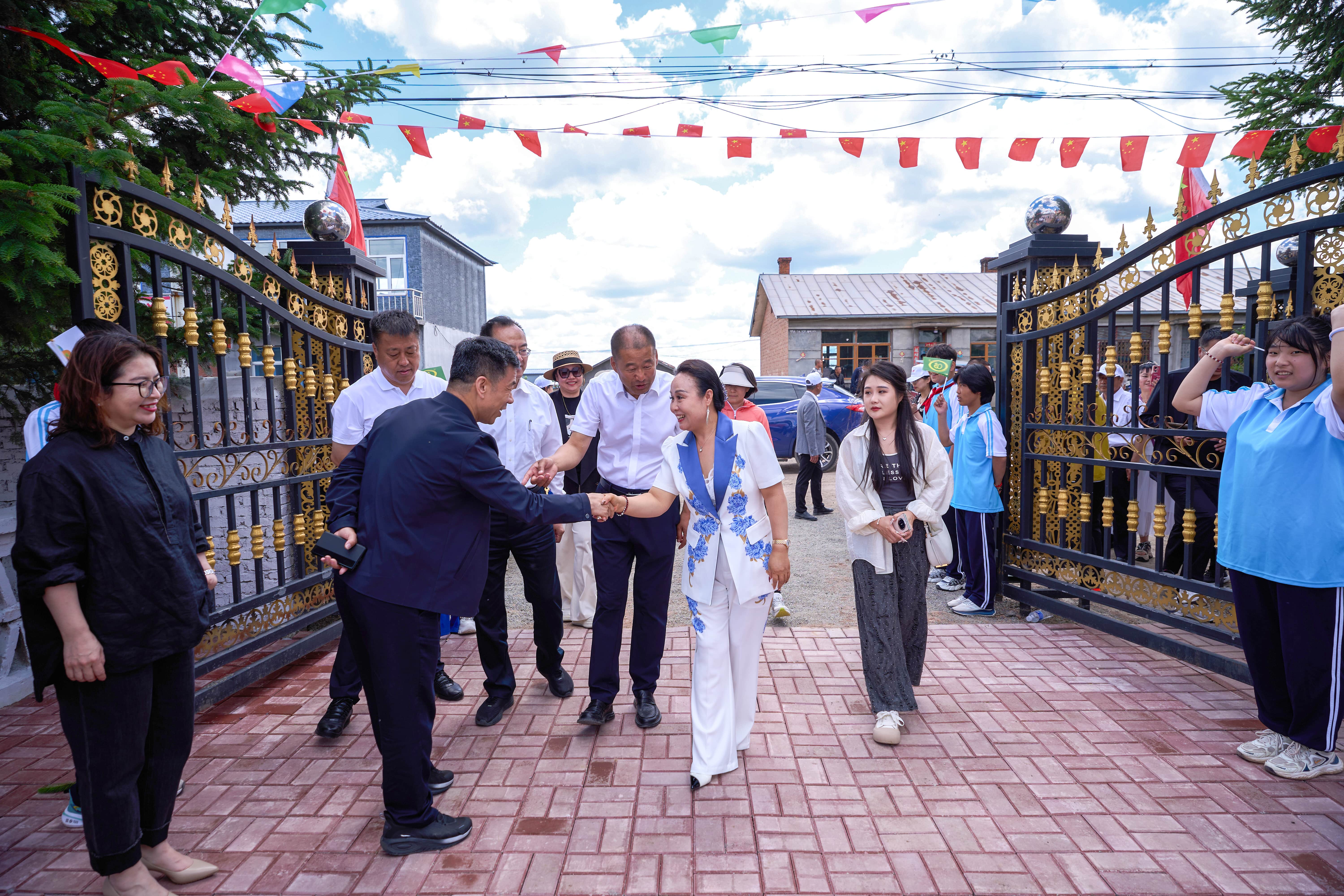 第254所 黑龙江巴彦县黑山镇民乐村押球平台侯玉霞学校